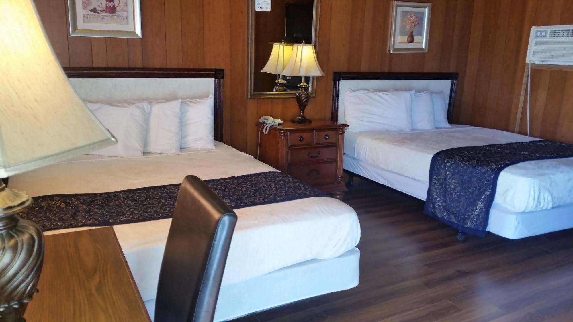 Blue Mountain Motel Pincher Creek Zewnętrze zdjęcie