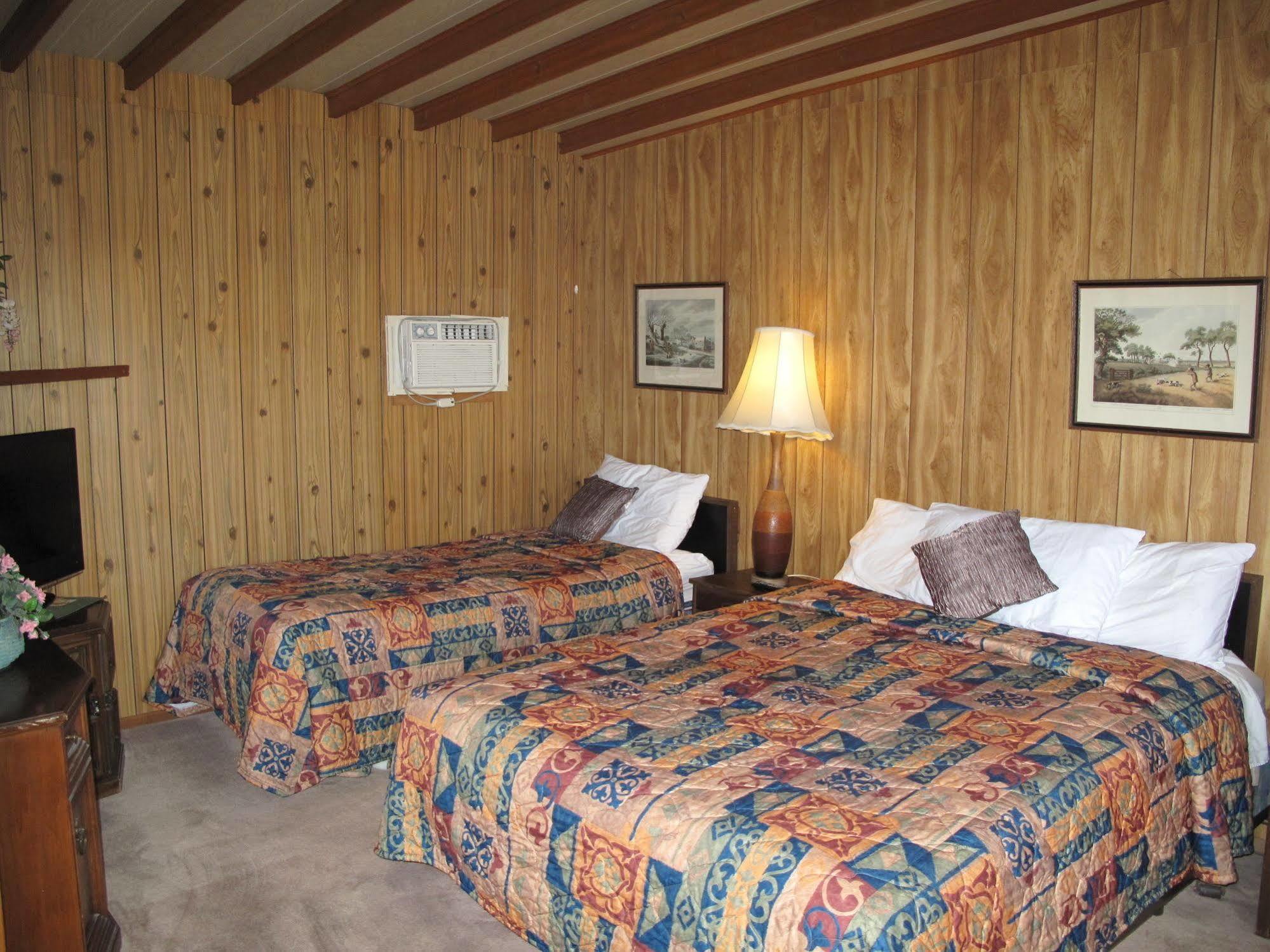 Blue Mountain Motel Pincher Creek Zewnętrze zdjęcie